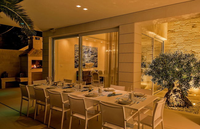 Beachfront Villa Seven Sins with Pool - Foto 44