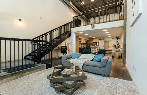 Spectacular LOFT in Heart of LA with GYM, Pool, parking - Foto 1