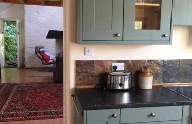 Pretty sunny cottage, Machynlleth - Photo 10