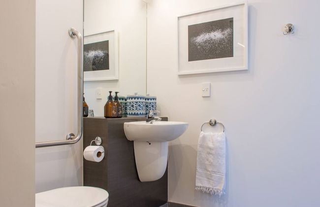 Relaxing Central Apartment in Eden Terrace - Photo 15