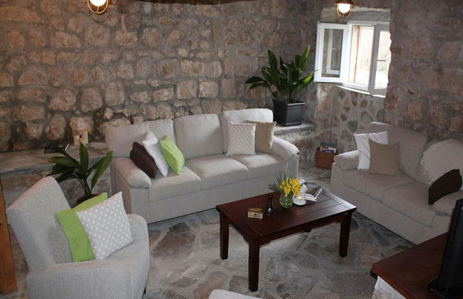 Stone Holiday Home in Brotnice Dalmatia with Outdoor Hot Tub - Foto 4