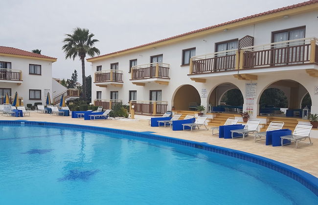 Cosmelenia Hotel Apartments - Foto 1