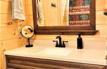 Art's Bungalow-wooded seclusion 1 mi to Deep Creek and Bryson City - Foto 12