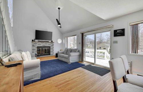 Cozy Poconos Mountain House with 3 bedrooms - Foto 60