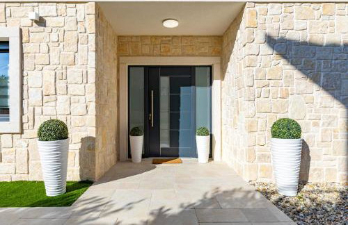 Luxury Villa Laura with Jacuzzi in Malinska - Foto 8