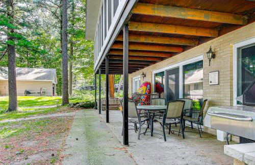 Waterfront Berry Lake Getaway with Sunroom! - Foto 27