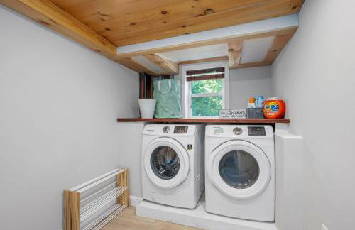 Cape Cod Retreat: A/C, WiFi Pet Friendly - Photo 21