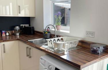 Spacious 3 bed with driveway - Foto 8