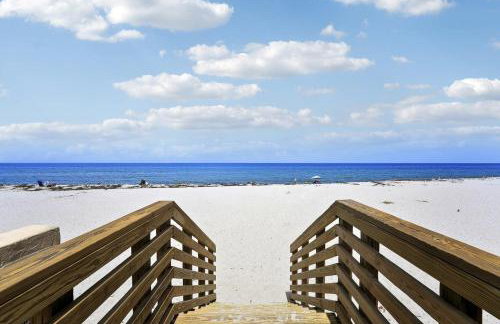Summer Suite | Steps to Beach + Heated Pool - Foto 5