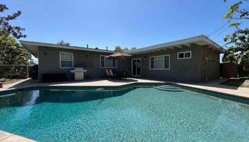 Gorgeous Pool Home 1/2 Mile Walk to Disney - Foto 2