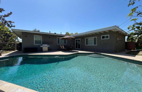 Gorgeous Pool Home 1/2 Mile Walk to Disney - Foto 2