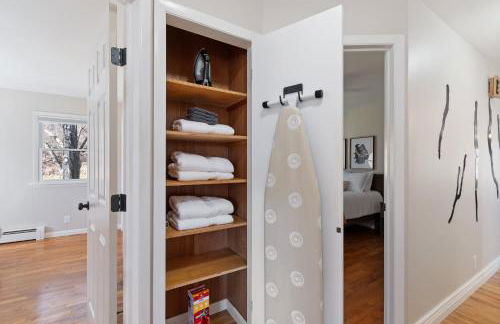 High-End Finger Lakes Escape - Expansive Game Room, Cozy Firepit, & Scenic Views - Foto 33