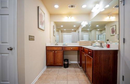 Modern 5BR Retreat with Office Fully Furnished - Foto 25