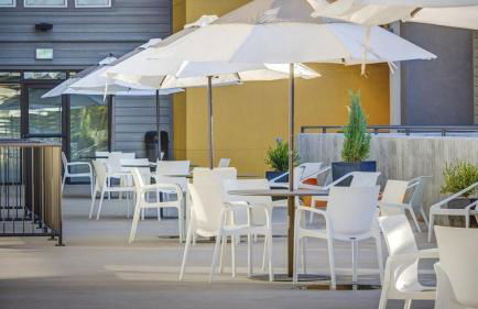 Landing Beautiful 1BD Pool Gym - Foto 27