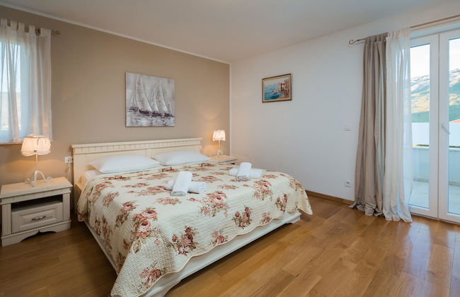 Stunning Villa Sofia With Heated Pool IN Split Hinterland - Foto 8