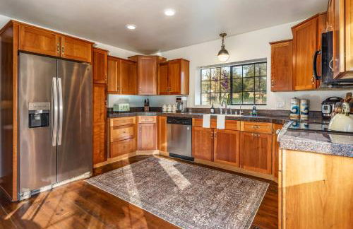 Log Cabin sleeps 20 with hot tub, EV Charger, firepit - Foto 26