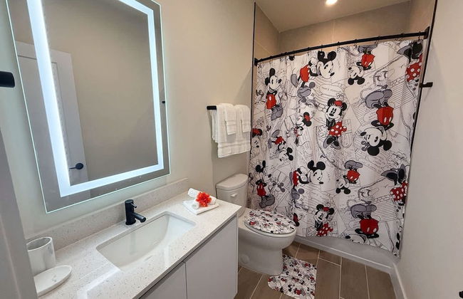 Modern 4BR Family Home With Private Pool - Photo 13