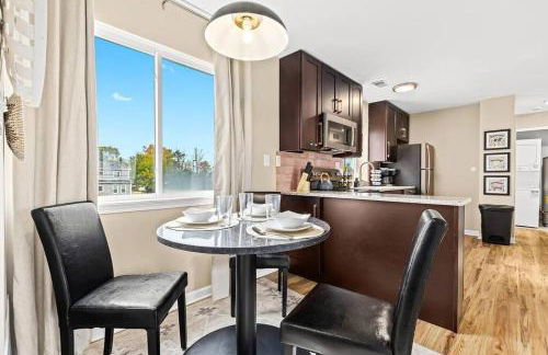 New! Modern Upper Flat near Downtown Roseville - Foto 9