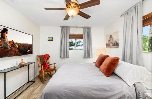 NEW! HUGE 5BR Mountain Views Game Room Hot Tub Lawn Games BBQ - Photo 34