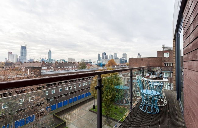 Bright and Stylish Kennington Gem - Photo 51