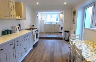 large 4 bedroom - Foto 16