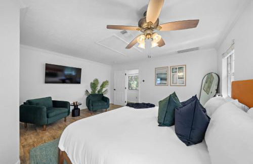 The Pines I Sleeps 12 I Private Pool I Patio & BBQ - Foto 47