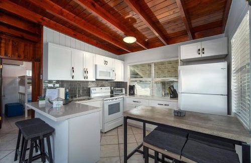 Waterfront Cozy Cottage with Boat Ramp & Dock - Foto 15