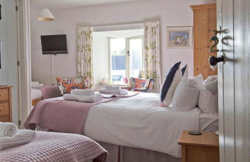 Hawthorn Farm Guest House - Photo 50