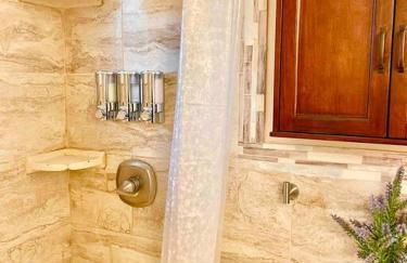 Scenic Views & River Access, Cozy River Home - Foto 30