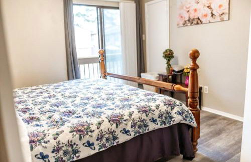 Rest Easy Retreat - 2BR Near SHSU - Pool - WiFi - Free Parking - Foto 36