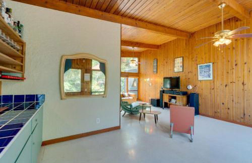 2 Mi to Riverwalk Palmetto Gem with Fire Pit and BBQ - Photo 10