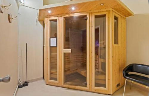 1Br in Heart of Downtown, Sauna, Prime Location - Photo 22