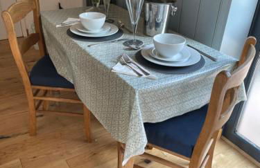 The Tack Room Cottage - Sleeps 4, Garden & Parking - Foto 54