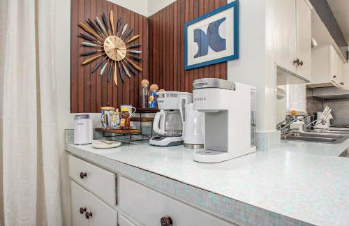 Tahanan - Cozy 4BD Near Downtown & UND - Gameroom - Foto 27