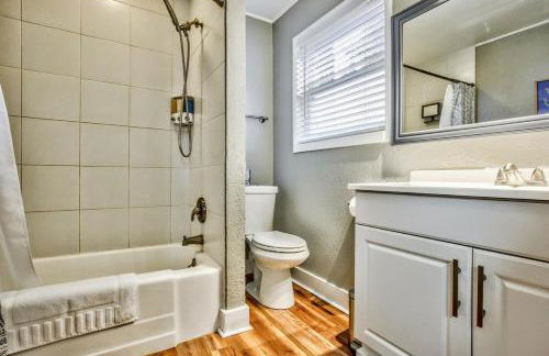 The Vibrant Victorian Hot Tub & Fire Pit in OCC - Foto 17