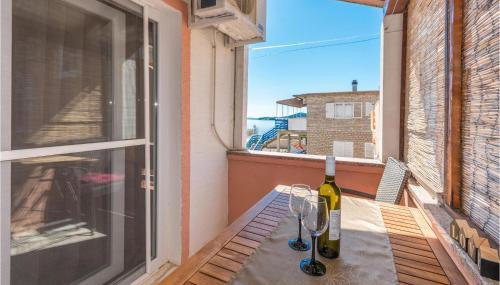 1 Bedroom Amazing Apartment In Nevidane - Foto 3