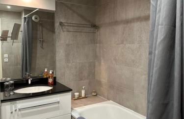 Appartement 2 pièces 57m2 Terrasse sur cour Proche Paris Porte Maillot - Foto 9