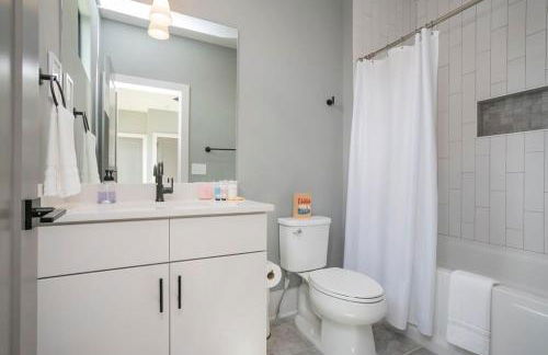 The Lemon Drop Walk to Cafes Shops & Vandy - Foto 27