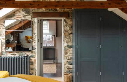 Riverside Retreat - Photo 17