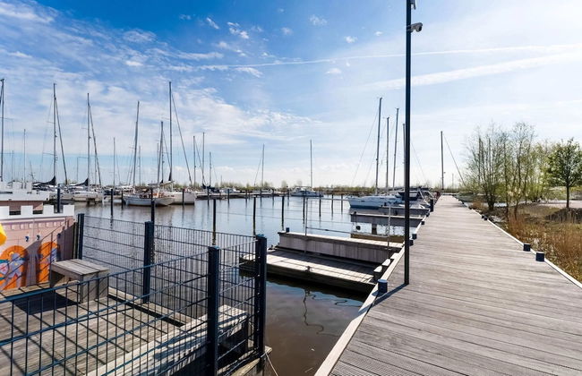 Modern Houseboat in Volendam With Shared Pool - Foto 18