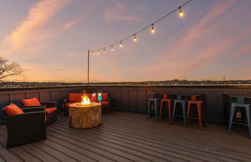 Hot Tub Poker Pool Table & Rooftop City MLS View - Foto 63