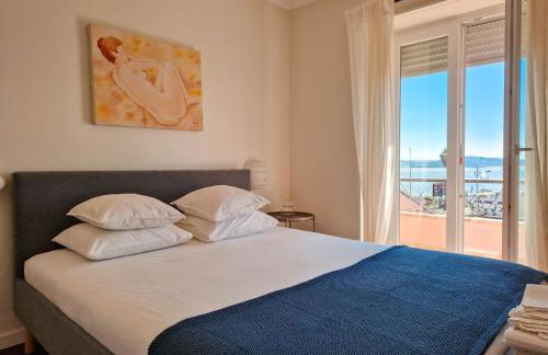 Riverfront 2 Bedrooms with Balcony - Foto 3