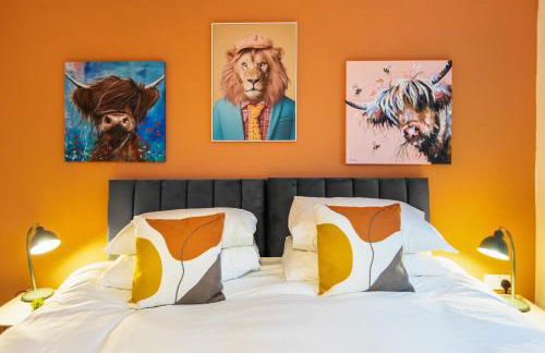 Forest View- Oasis Mural -Didsbury Zen Sleeps 10 - Photo 4