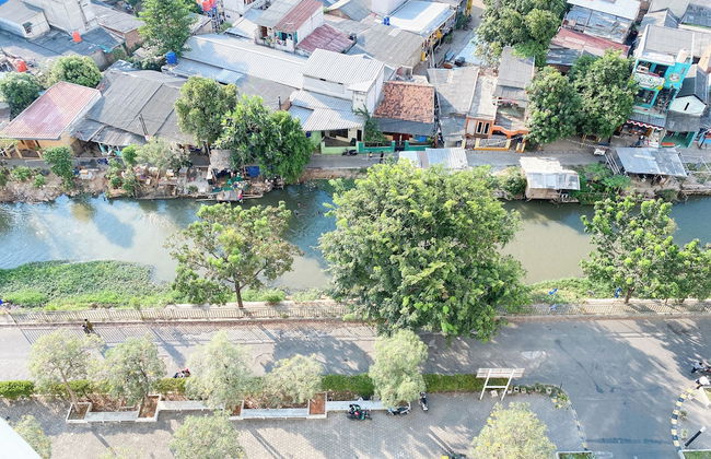 Good Place and Restful 2BR at Patraland Urbano Apartment - Photo 19