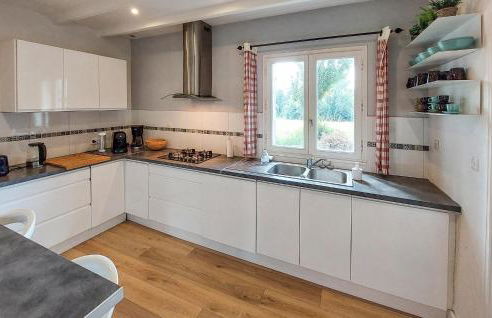 Amazing Home In Ploubezre - Foto 8