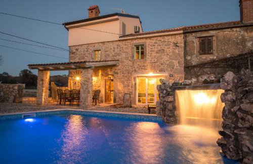 Villa Garica - Photo 1