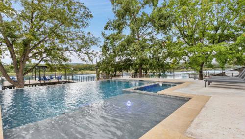 LBJ Bliss Retreat Heated Pool Hot Tub Game Rooms - Photo 5