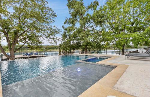 LBJ Bliss Retreat Heated Pool Hot Tub Game Rooms - Foto 1