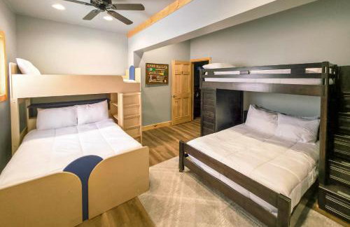 Bowling Alley! Expansive Group Getaway in Lewiston - Foto 38