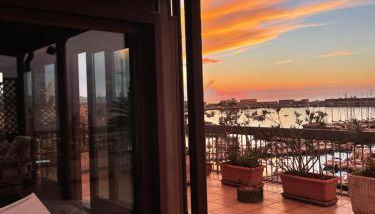 Attico con terrazza sul porticciolo turistico di Vibo Marina - Foto 2